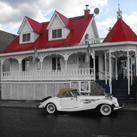 Restaurant Auberge Chez Girard サンタガット・デ・モン エクステリア 写真